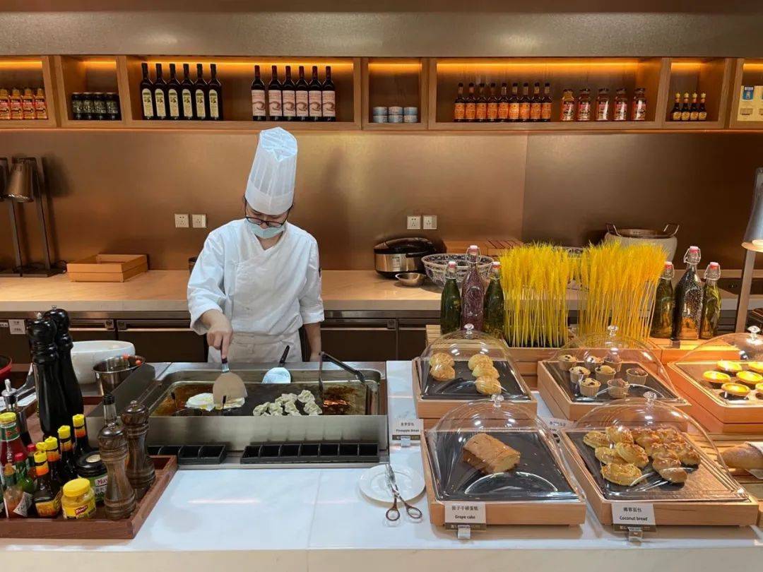 皇家礼炮团队工作场景